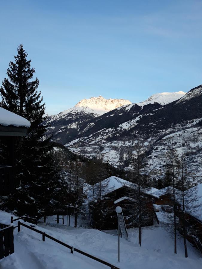 Appartement Dans Chalet Typiquement Savoyard Au Pied Des Pistes لانورما المظهر الخارجي الصورة